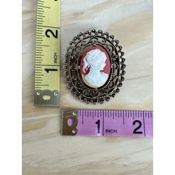 Vintage Cameo Brooch  - Picture 5 of 5